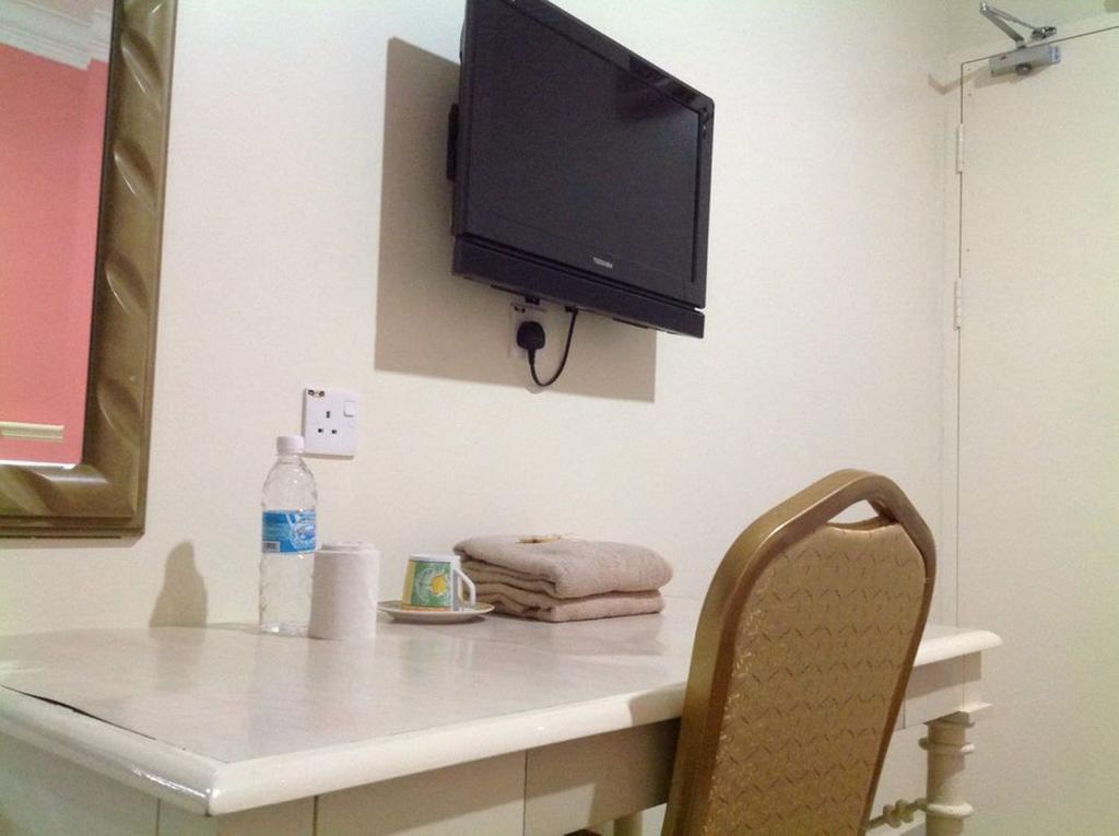 ホテル モーニング グローリー クダッ 部屋 写真