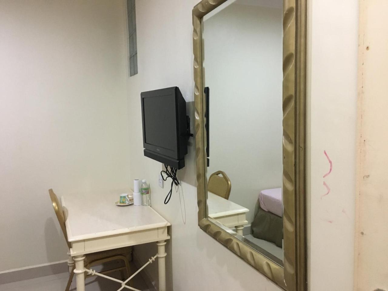 ホテル モーニング グローリー クダッ エクステリア 写真